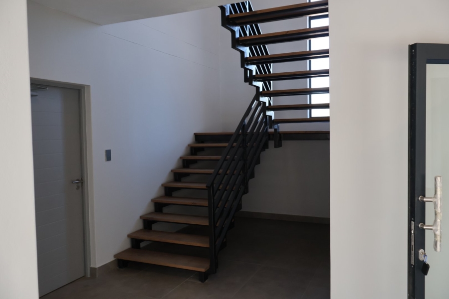 5 Bedroom Property for Sale in Kosmos North West